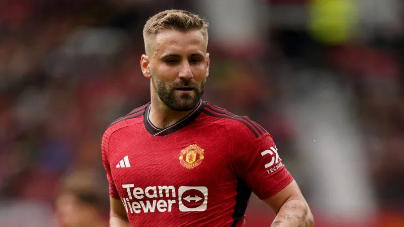 Luke Shaw với kỹ năng phòng thủ tuyệt đỉnh